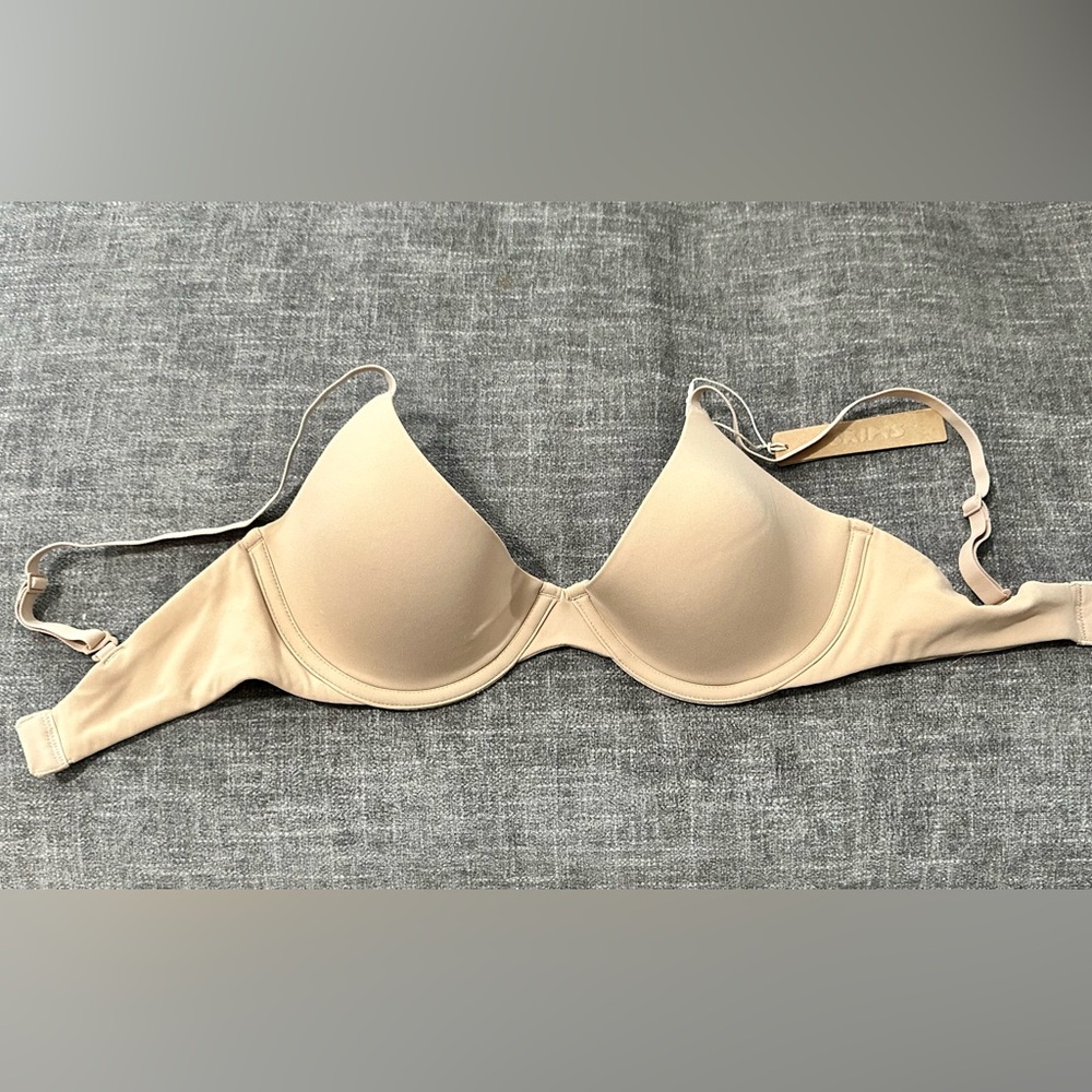 Skims Fits Everybody Scoop Plunge Bra, NWT, Color Clay, Size 32D.